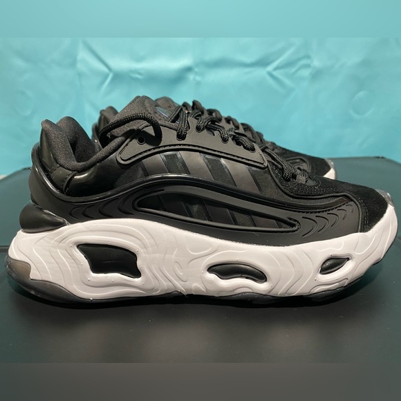 ADIDAS OZNOVA WOMENS 5.5 YOUTH 3.5 BLACK AND WHITE SOLD OUT COLOR @ ADIDAS - Picture 3 of 6